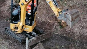 La ruspa in azione al sentiero del Bosco di San Martino