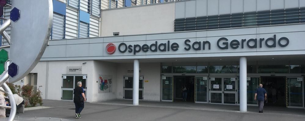 L’ingresso dell’ospedale San Gerardo di Monza