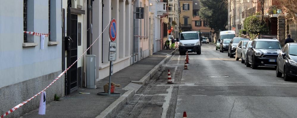 I lavori per la fibra in via Dante