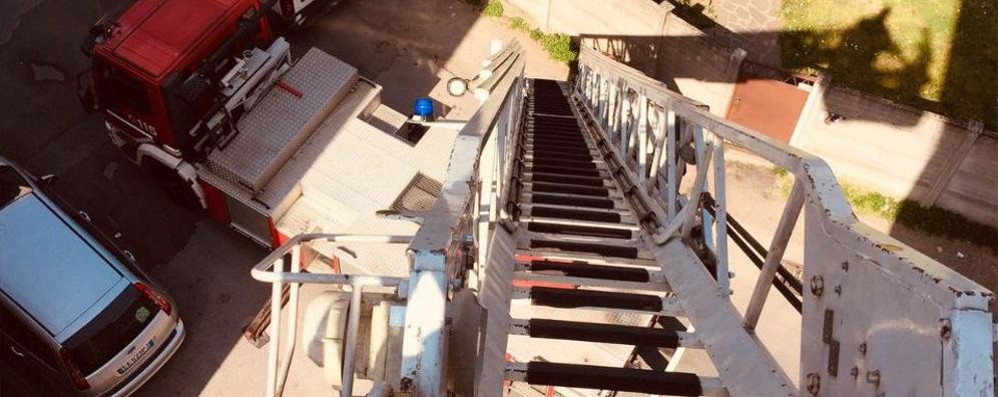 L’autoscala utilizzata dai vigili del fuoco