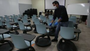 Istituto Hensemberger di Monza: un’aula con banchi a rotelle