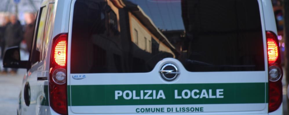 Un mezzo della polizia locale di Lissone