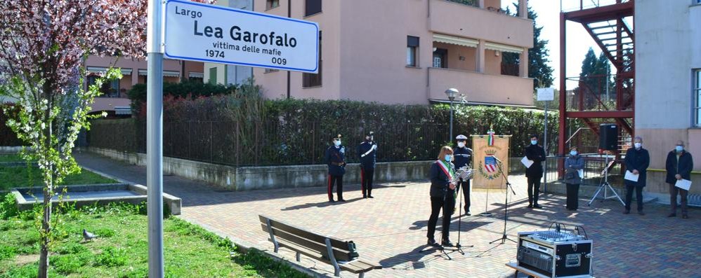 Il sindaco Monguzzi durante la cerimonia