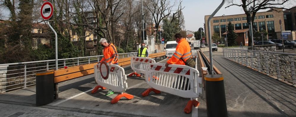 Apertura parziale del ponte di via Colombo