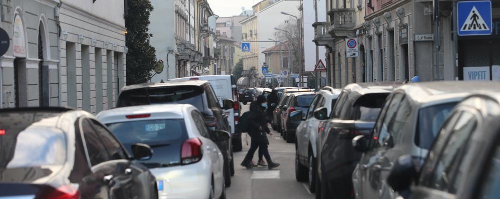 Monza Traffico scuola Volta