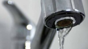 Crescono i consumi di acqua pro capite nelle case