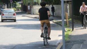 Monza: ciclisti in via Boito