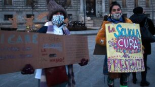 Una manifestazione dei genitori contro la Dad a Monza