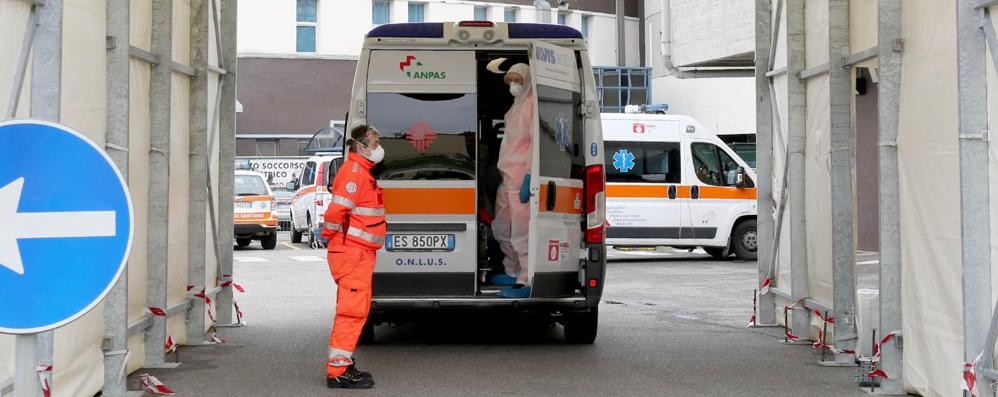 MONZA coronavirus ambulanza in ospedale