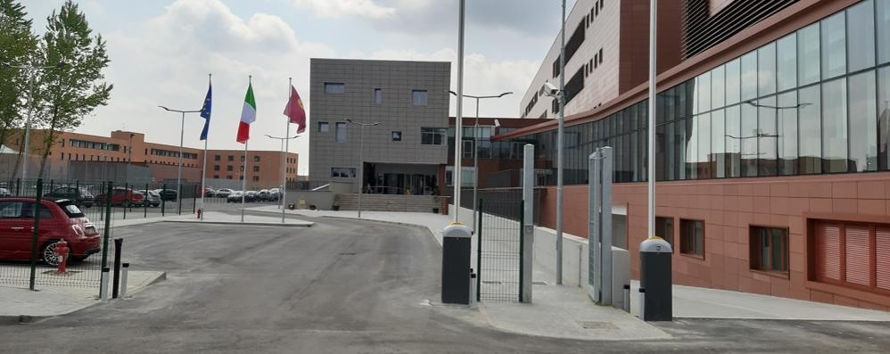 L’immobile già sede della Questura che opsietrà anche la Prefettura