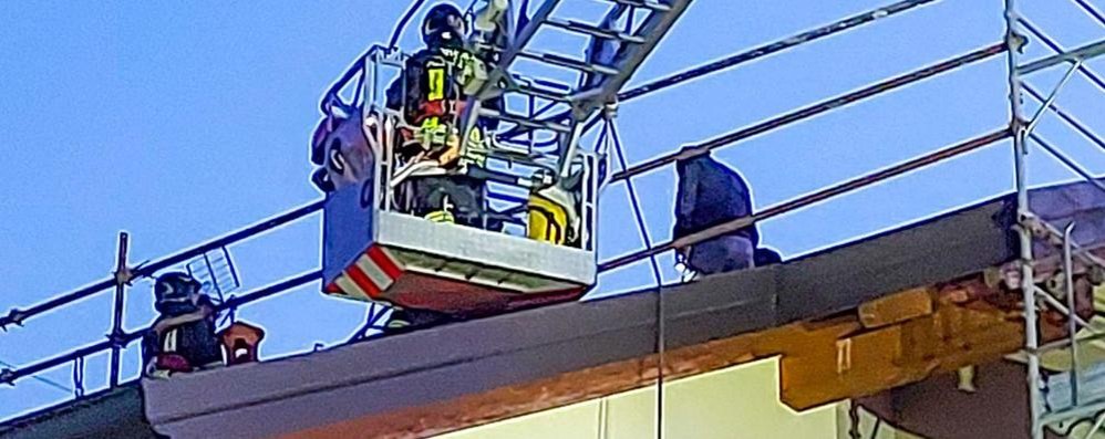 I vigili del fuoco in azione a Triuggio