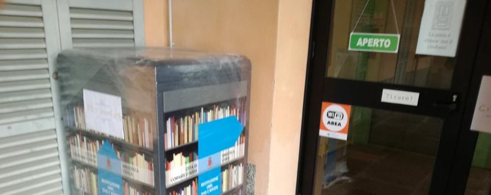 L’ingresso della biblioteca civica