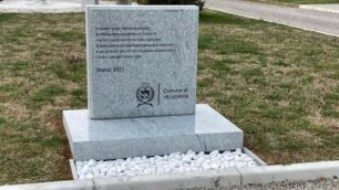 Villasanta, la stele dedicata alle vittime del Covid