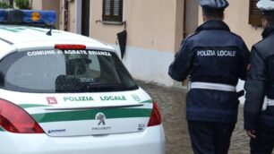 Gli agenti della polizia locale di Agrate