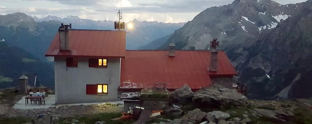 Il rifugio Longoni, di proprietà del Cai di Seregno, sulle montagne della Valmalenco