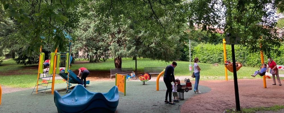 Villasanta, l’area giochi del parco di via Segantini