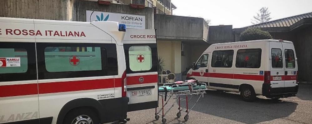 Le ambulanze della Cri Foto Michele Boni