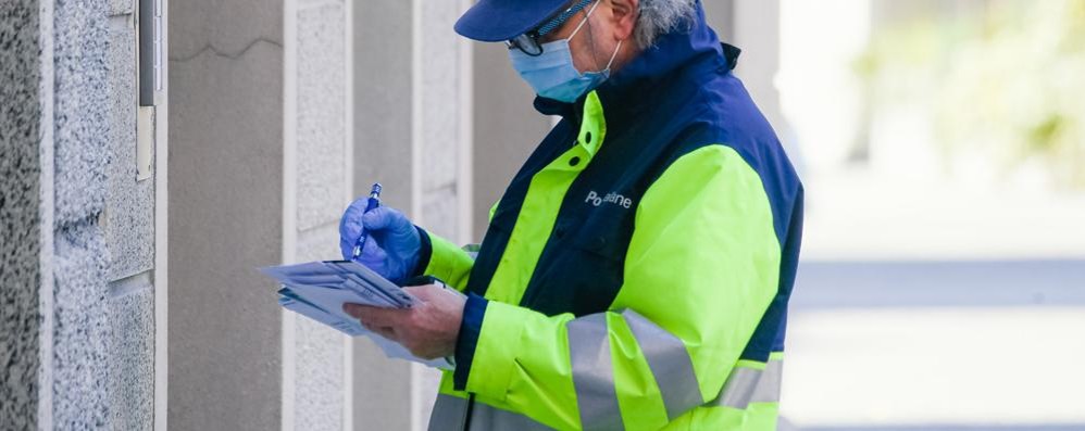 Farmaci consegnati dal portalettere in tre comuni della Brianza