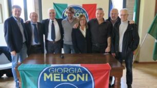 Il gruppo con, terzo da sinistra, Silvano Resnati,