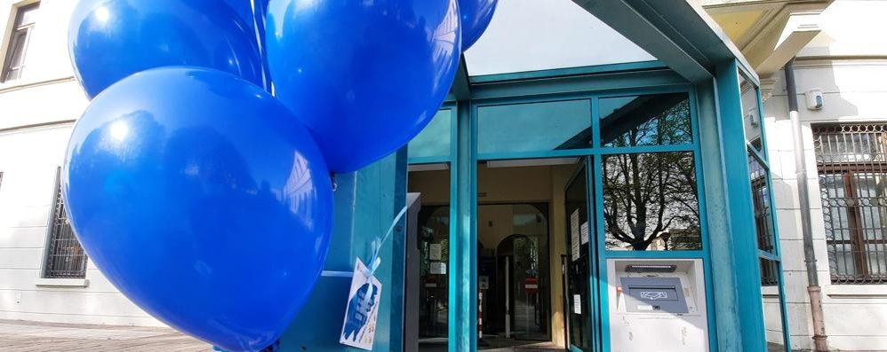 Palloncini blu per l’autismo a Lissone