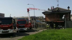 L’intervento a Desio in una immagine fornita dai vigili del fuoco