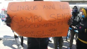 Monza Prefettura protesta richiedenti asilo