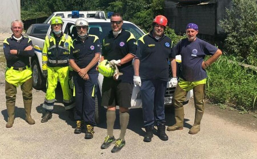 La protezione civile di Usmate in servizio al centro vaccinale di Desio