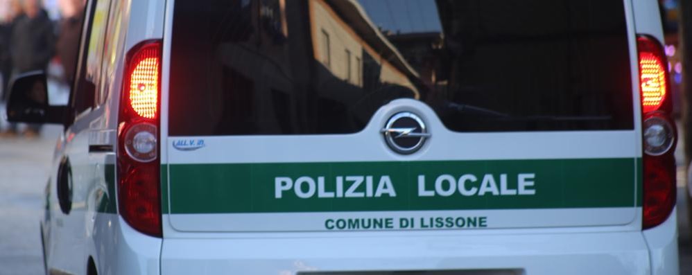 Una pattuglia della polizia locale di Lissone