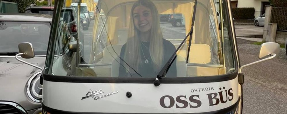 MEDA - Camilla neo 18enne nipote fondatore Oss Bus Paolo Santambrogio debutta alle consegne a domicilio nel ristorante dello zio