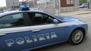 Monza, la Polizia di Stato, intervenuta per una lite, scopre un etto di hashish in una casa