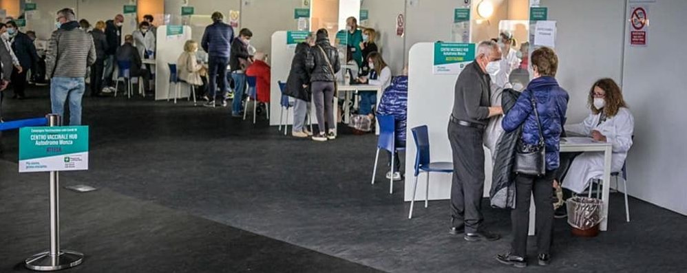 Il centro vaccinale dell’autodromo