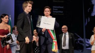 Il Concorso Pozzoli torna in presenza: Evgeny Konnov, vincitore dell'edizione 2019, con il sindaco Alberto Rossi