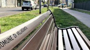 Villasanta nuove panchine via Da Vinci e via Pertini