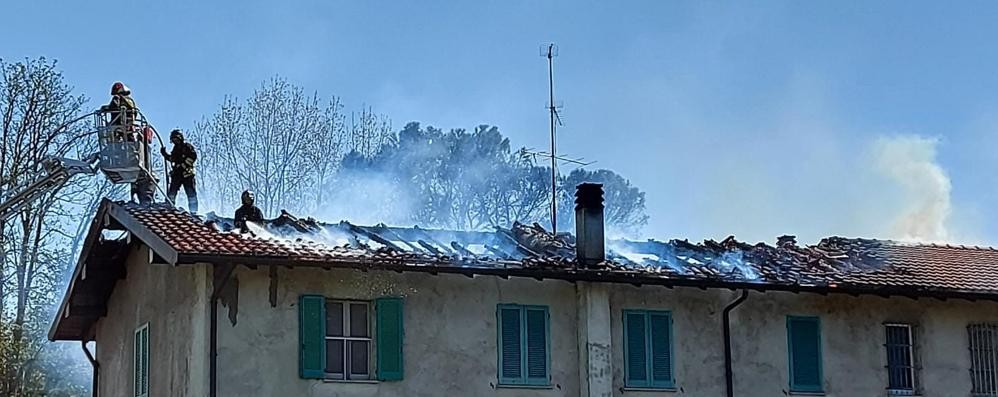 I vigili del fuoco in azione a Rancate