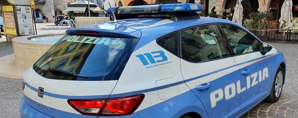 Una pattuglia della polizia