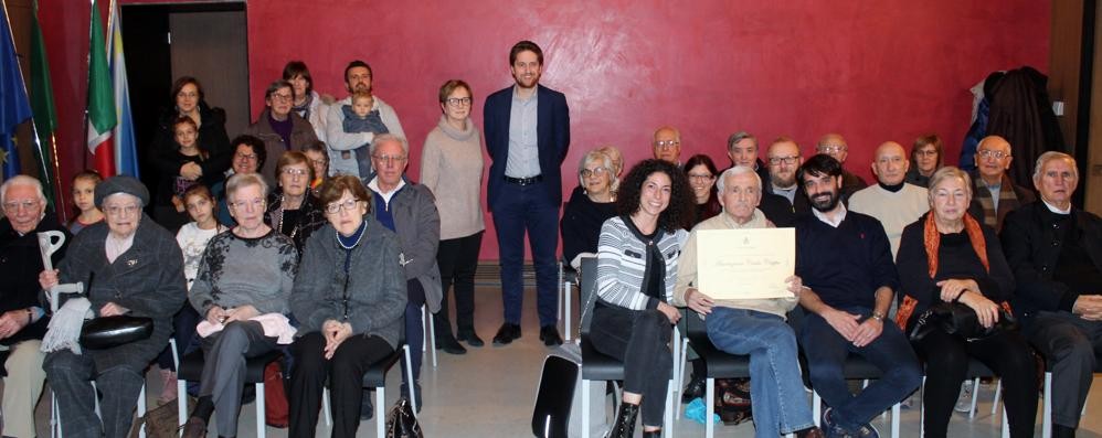 I volontari ricevuti in municipio dal sindaco Alberto Rossi nel 2019, per la consegna di un riconoscimento per le venti edizioni della festa della torta paesana