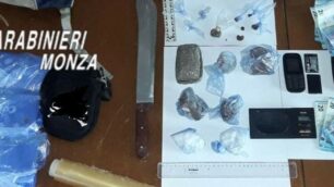 Il materiale sequestrato dai carabinieri