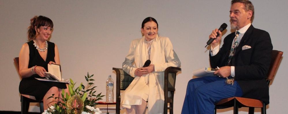 Eva Musci, Carla Fracci e Paolo Maria Noseda al cinema Roma nel giugno 2014 per la presentazione del libro "Passo dopo passo"