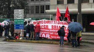 Agrate Brianza: la protesta dei sindacati della Star per il licenziamento del lavoratore Fabrizio Ferrari mercoledì 10 febbraio 2021