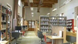 Agrate biblioteca Enzo Biagi interno