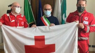 Villasanta bandiera Croce Rossa in Comune