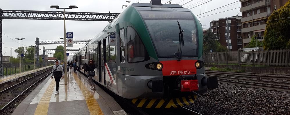 Un treno della linea del Besanino