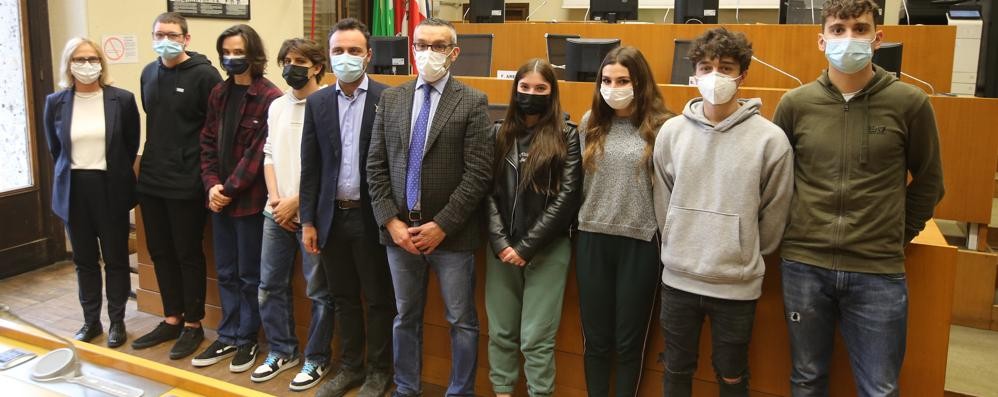 Monza Assessori Bolognini e Arena con gli studenti del liceo Valentini