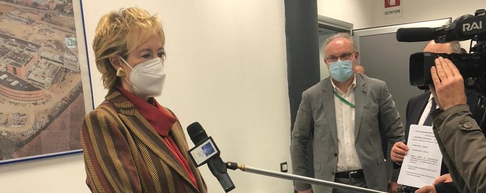 Vaccini Letizia Moratti ospedale di Vimercate