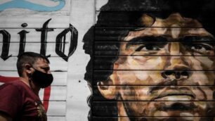 Diego Armando Maradona immortalato da uno street artist