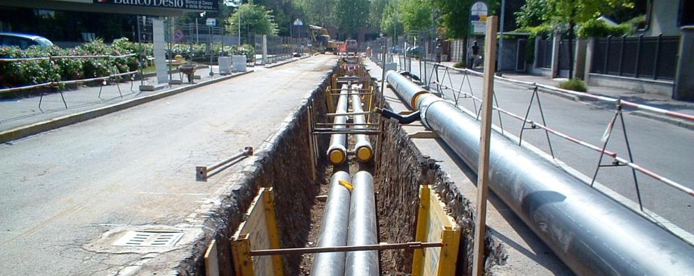 La posa della rete del teleriscaldamento