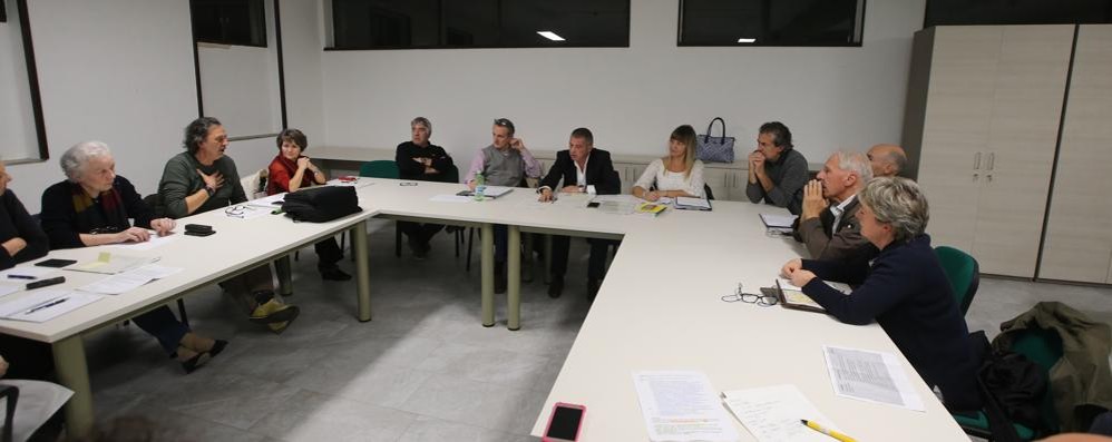 La consulta di San Fruttuoso con l’assessore Arbizzoni a novembre 2018: la prima a destra è Giustina D’Addario