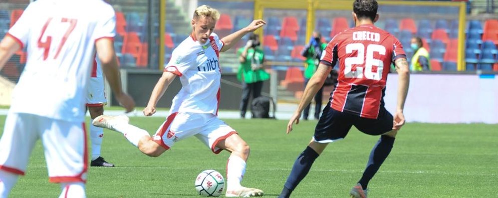 Davide Frattesi in campo a Cosenza