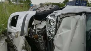 L’auto distruttta contro il new jersey