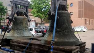 Varedo campane in restauro (foto di Oreste Veronesi)